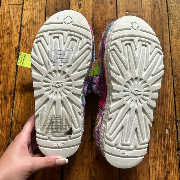 UGG Women’s Fluffita Slipper Size 7 - Picture 6 of 7